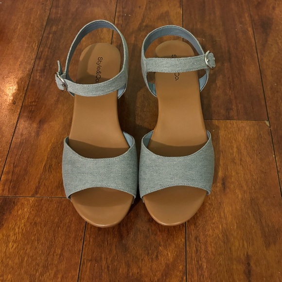 NWOT Denim Women's Sandals - Picture 2 of 5